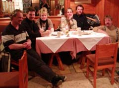 Nach der Wanderung, Einkehr beim Fichtenhof in Unterburg - und natrlich Original Unterburger Glhmost mit Original Unterburger Verhackerts